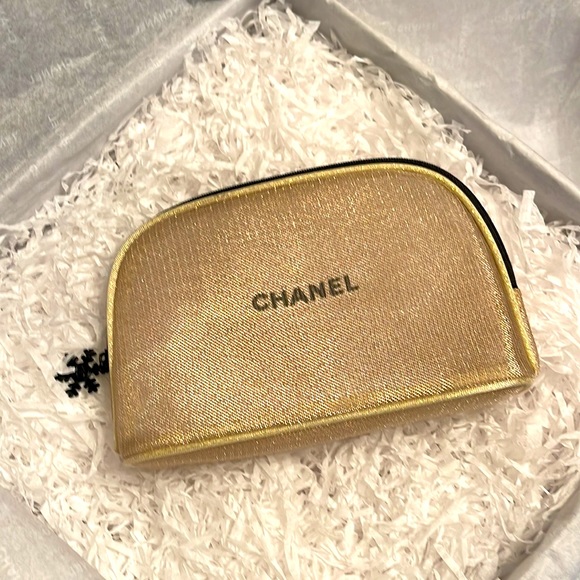 CHANEL Handbags - CHANEL cosmetic pouch